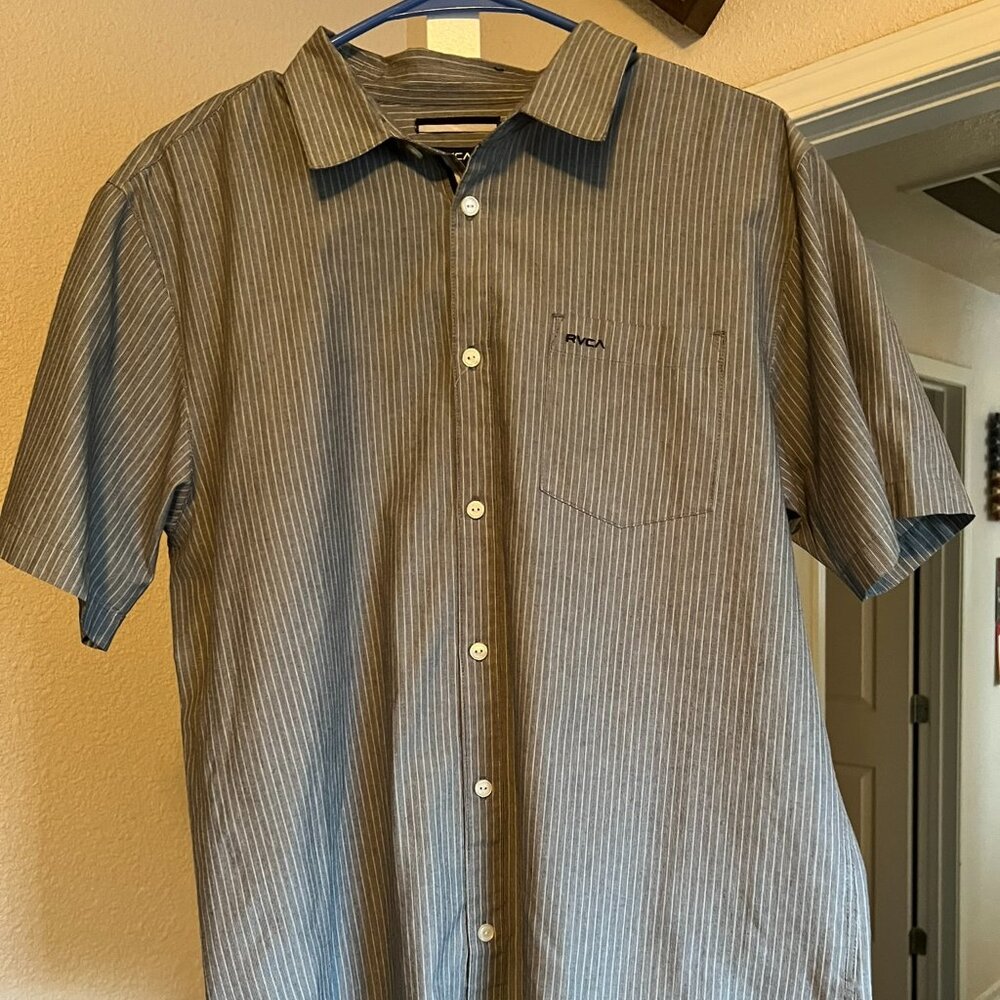 Men's RVCA Button Up Short Sleeve Shirt Size L